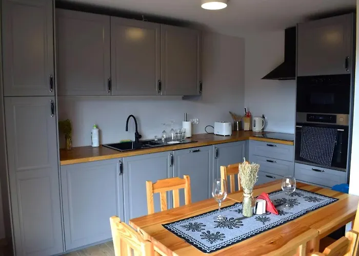 فندق مبيت وإفطار Panorama Premium كوشتيليسكا